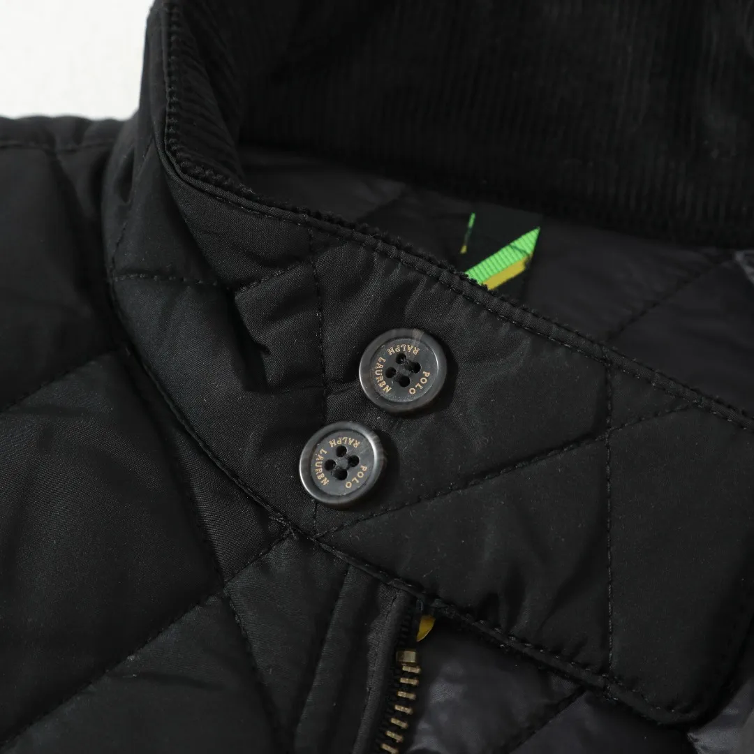 P350 #R57 Ralpah Lauren/Ralph Lauren Diamond Check Stand Collar Veteran Cotton Jacket Uniform British Retro Style for Men and Women Item No. RL17381 Classic Diamond Henley Lavalier Thin Cotton Jacket Simple yet stylish corduroy trimmed cuffs Collar Can be straight folded Two-wear, half-high collar front double-button closure, front full zipper Fabric has a certain anti-water effect, classic forever , there are adjustable buckle tabs at the back waist. Delicate embroidery of the pony on the left side of the chest is retro and timeless. Color: black, navy blue, brown, army green. Size: M L